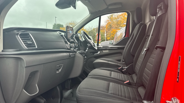 Ford Transit Custom 300 L2 Diesel Fwd 2.0 EcoBlue 130ps High Roof Limited Van